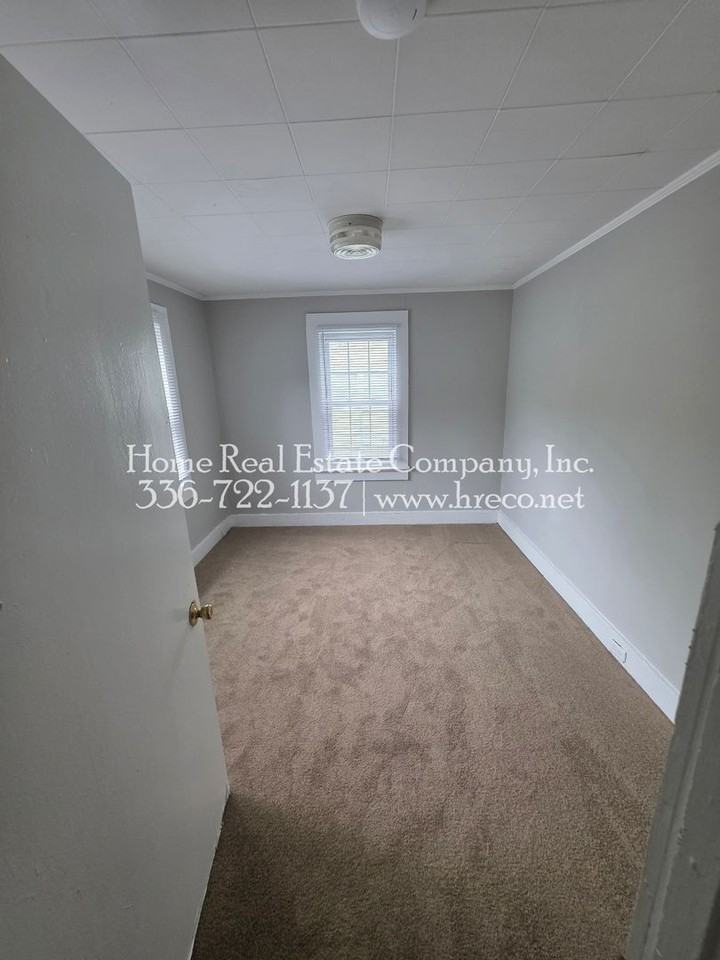 2601 Machine St - Photo 4 of 9
