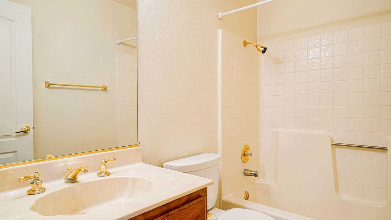 7202 Ruby Ct - Photo 3 of 27