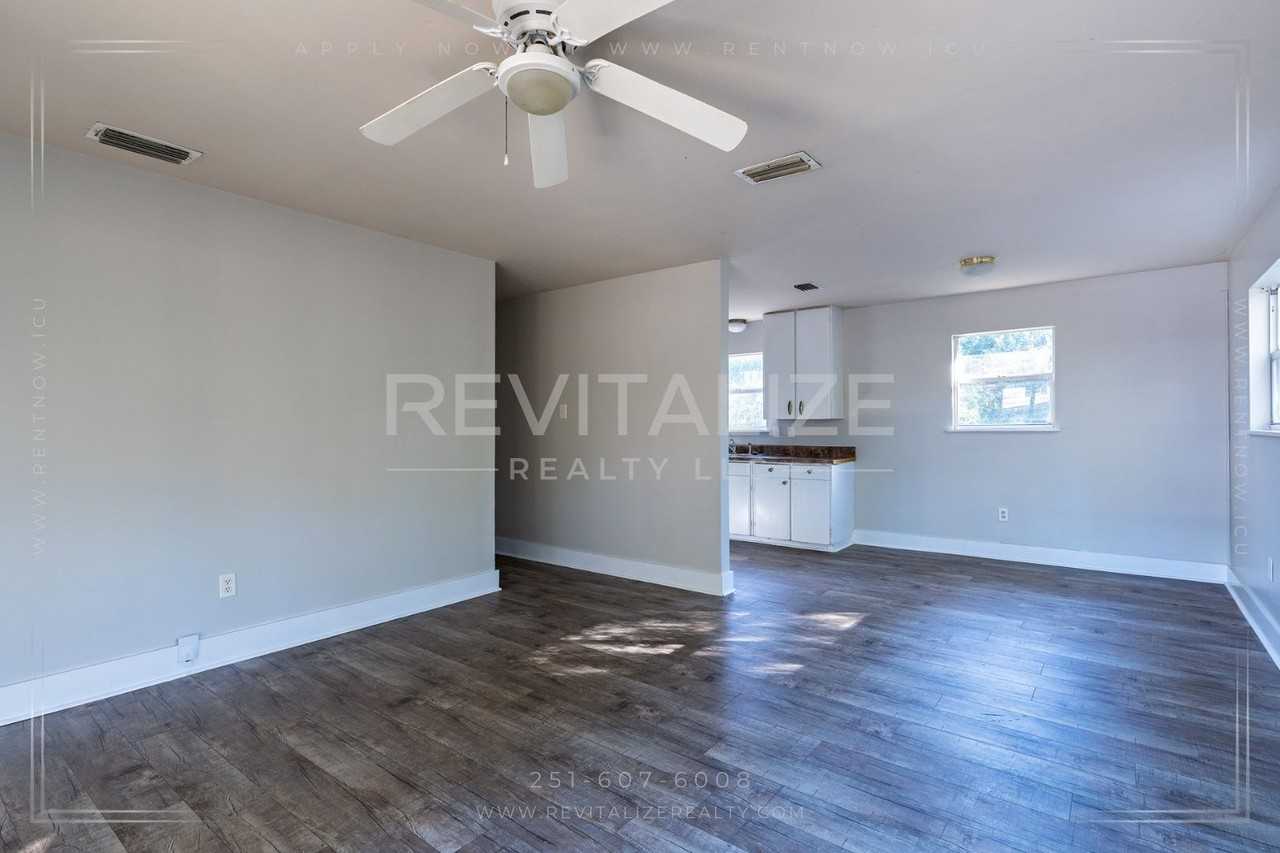 1746 Cody Rd N - Photo 6 of 36