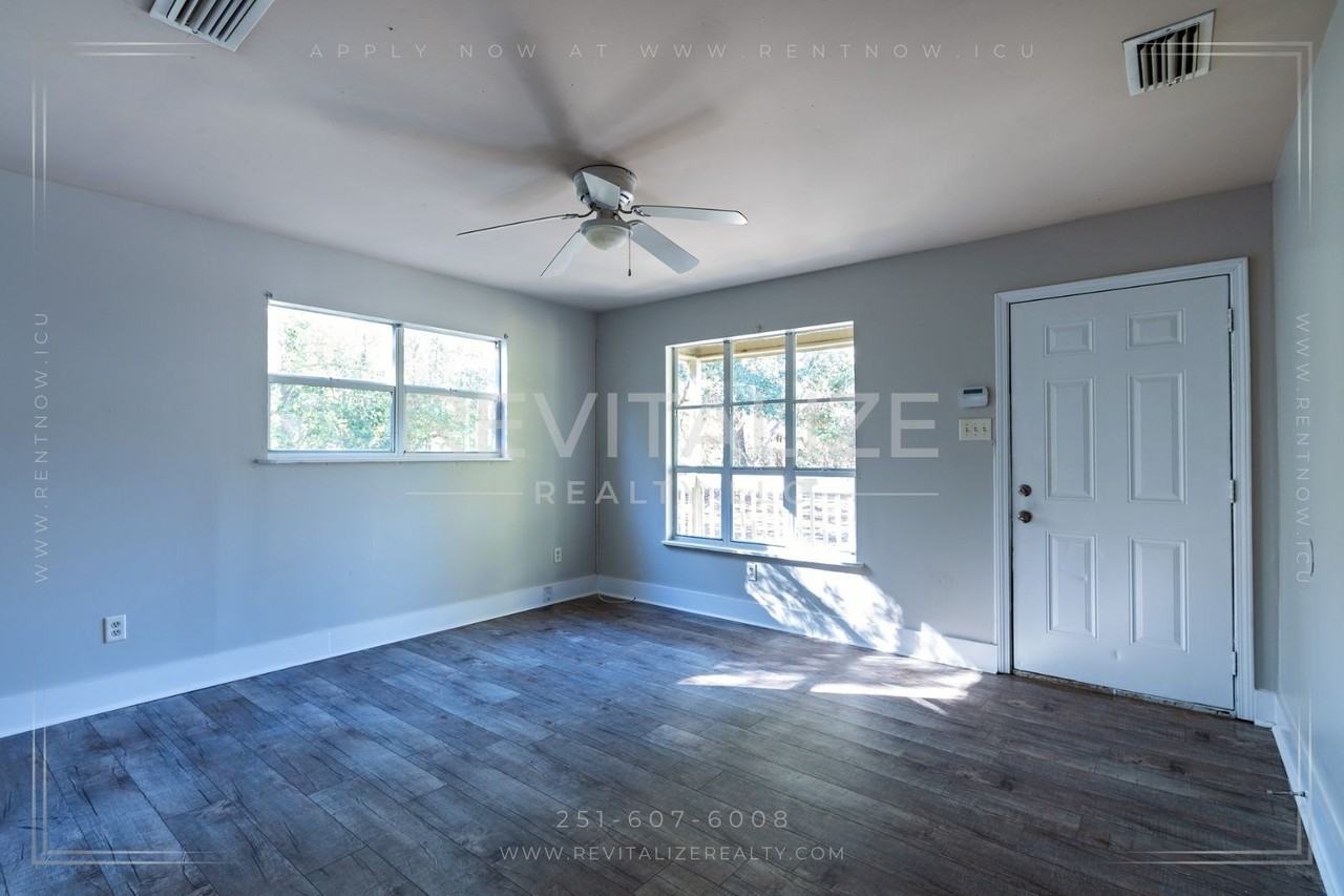 1746 Cody Rd N - Photo 7 of 36