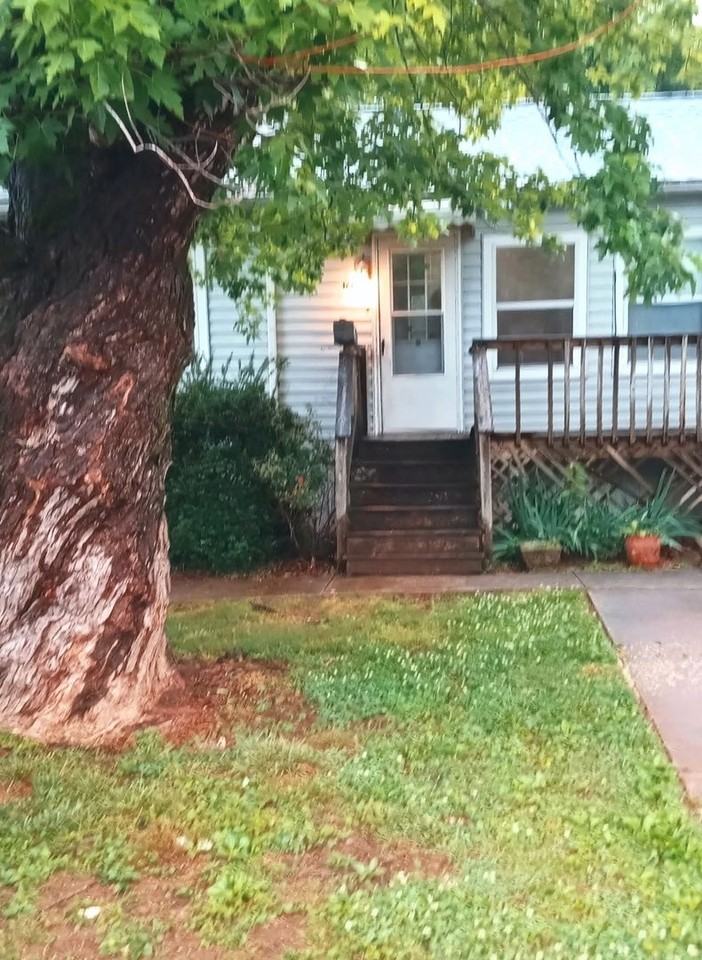 166 Latimer Rd - Photo 2 of 11