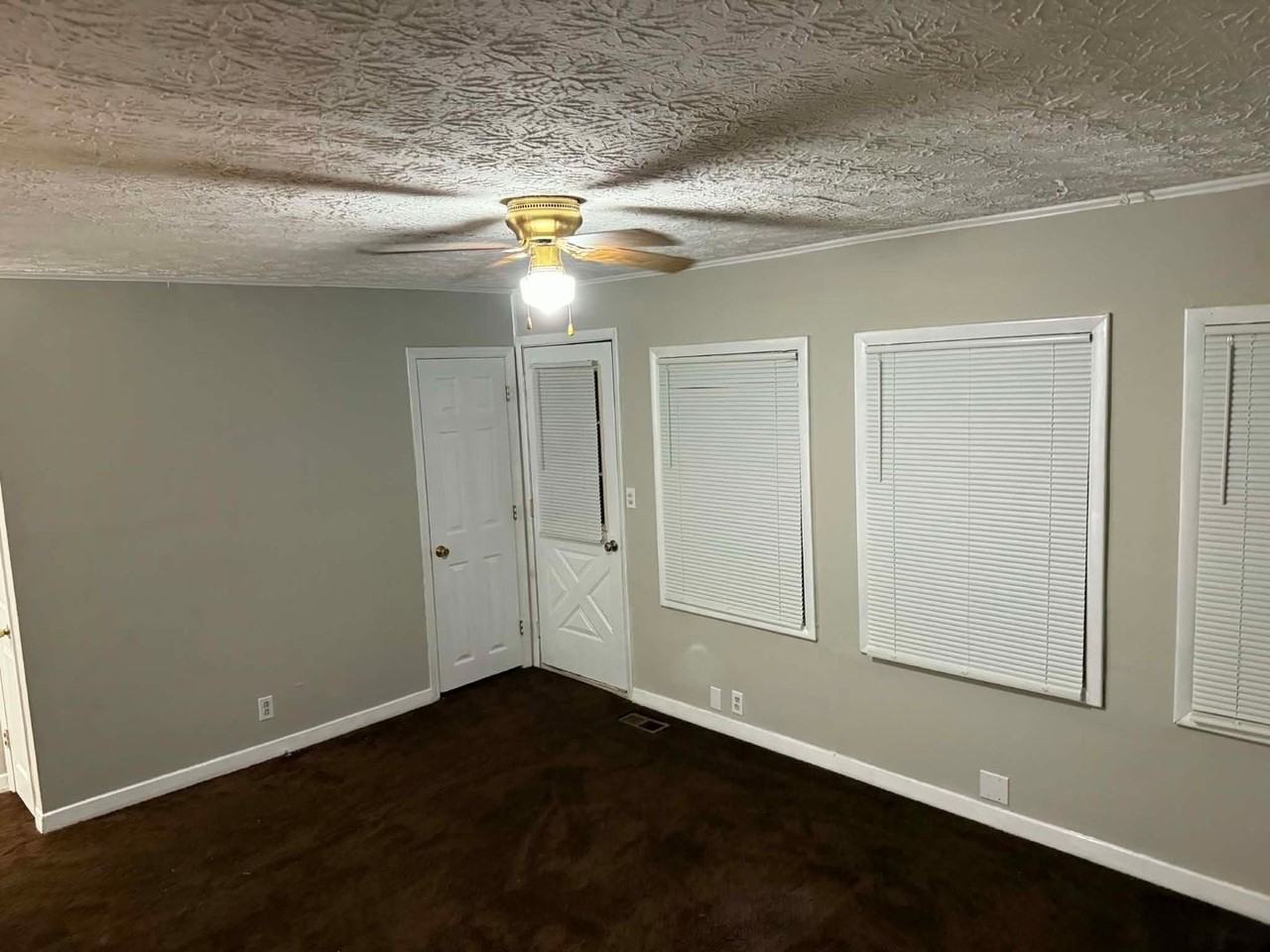 166 Latimer Rd - Photo 3 of 11