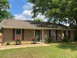 featured image of 3233 Hillcrest Ln