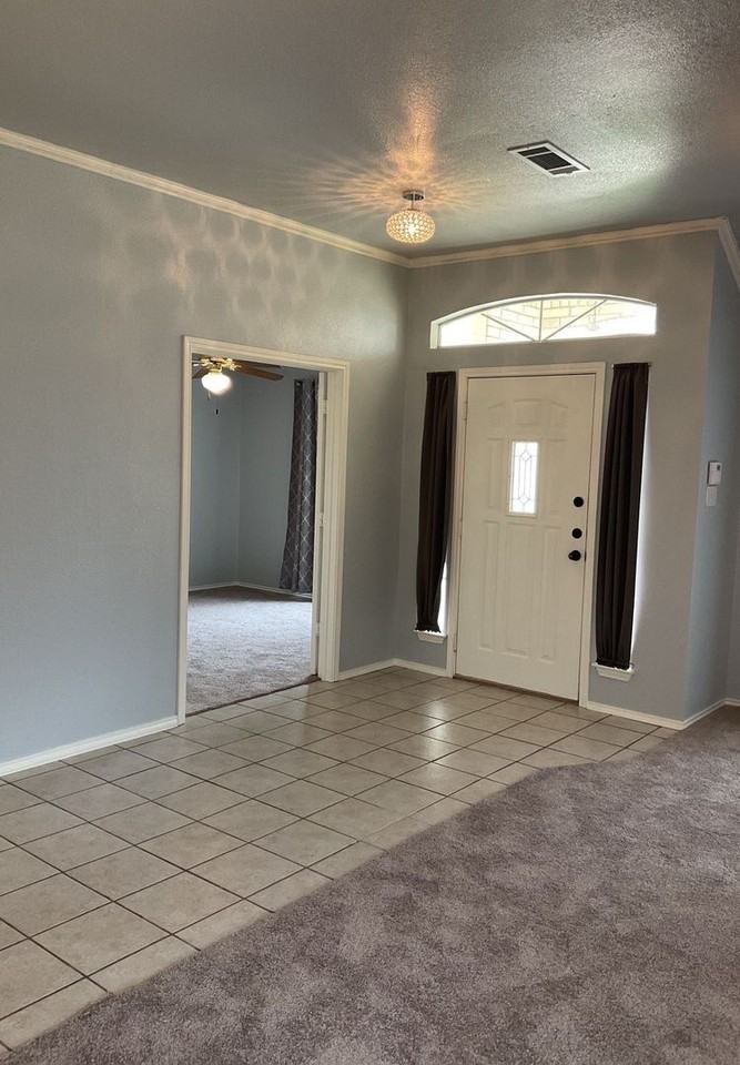 4507 Twin Oaks Cir - Photo 2 of 31