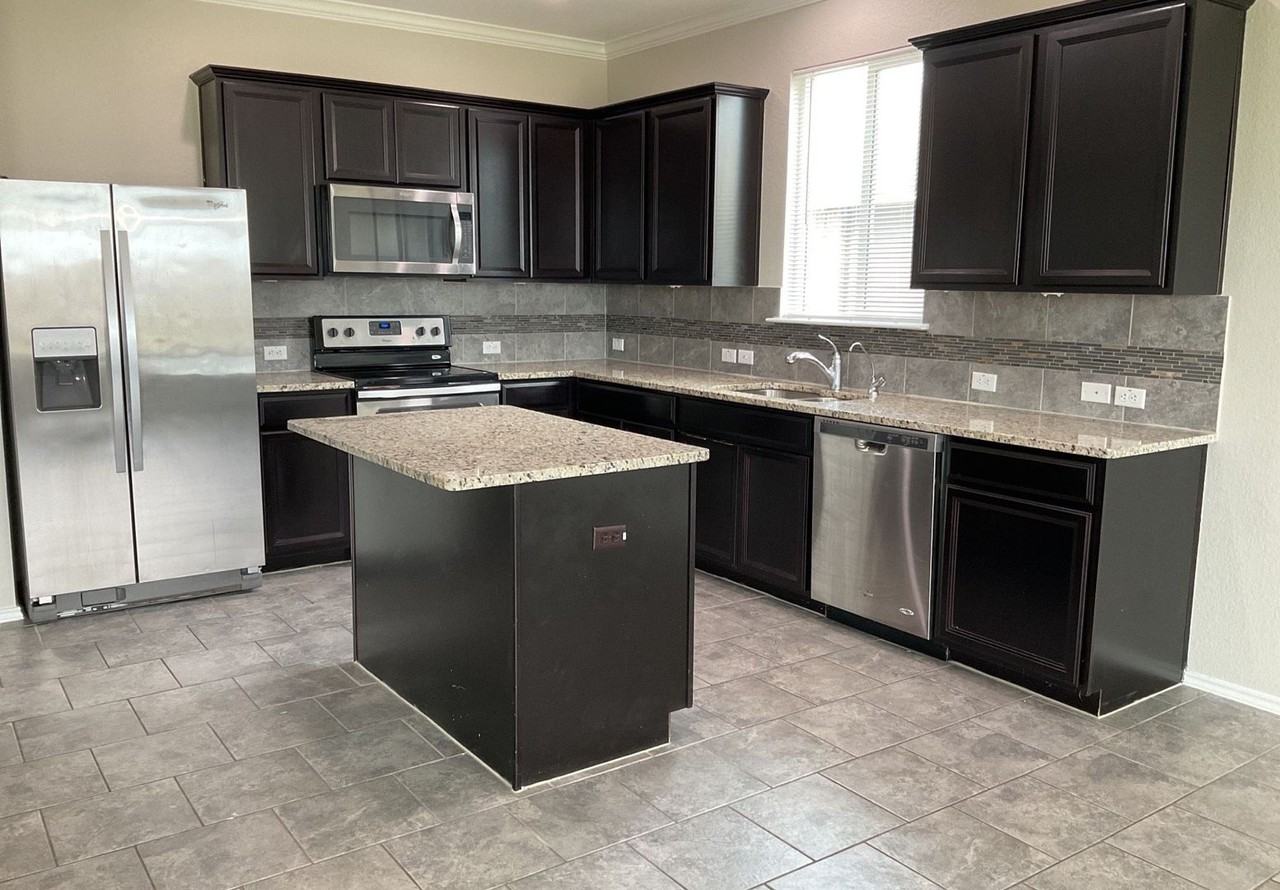 3205 Shawlands Rd - Photo 5 of 42