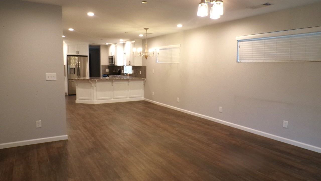 151 E Yolo St - Photo 3 of 20