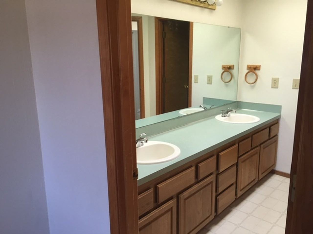 996 Ne Angelee Pl - Photo 2 of 10