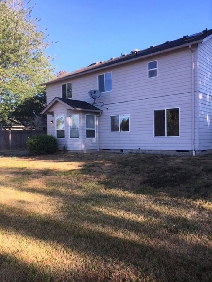 996 Ne Angelee Pl - Photo 3 of 10