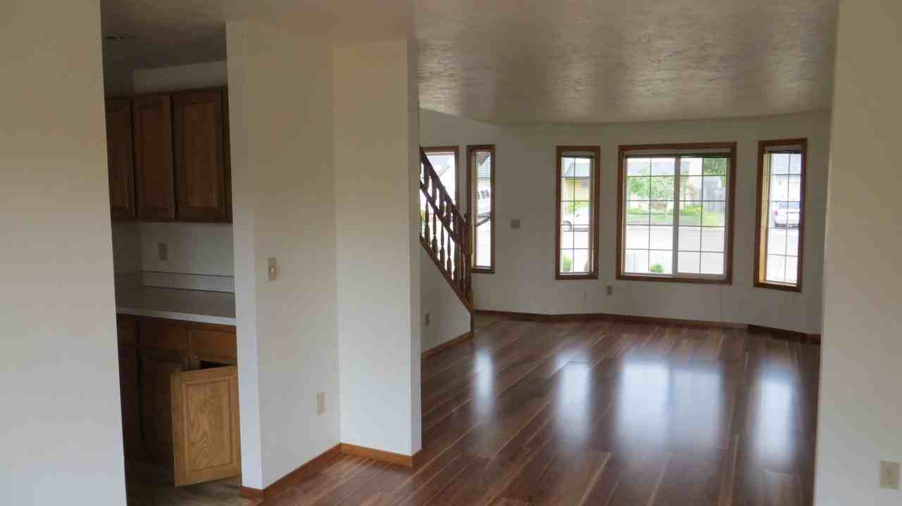 996 Ne Angelee Pl - Photo 4 of 10