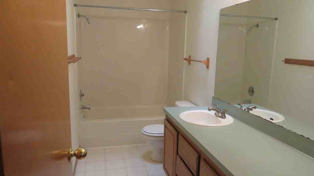 996 Ne Angelee Pl - Photo 5 of 10