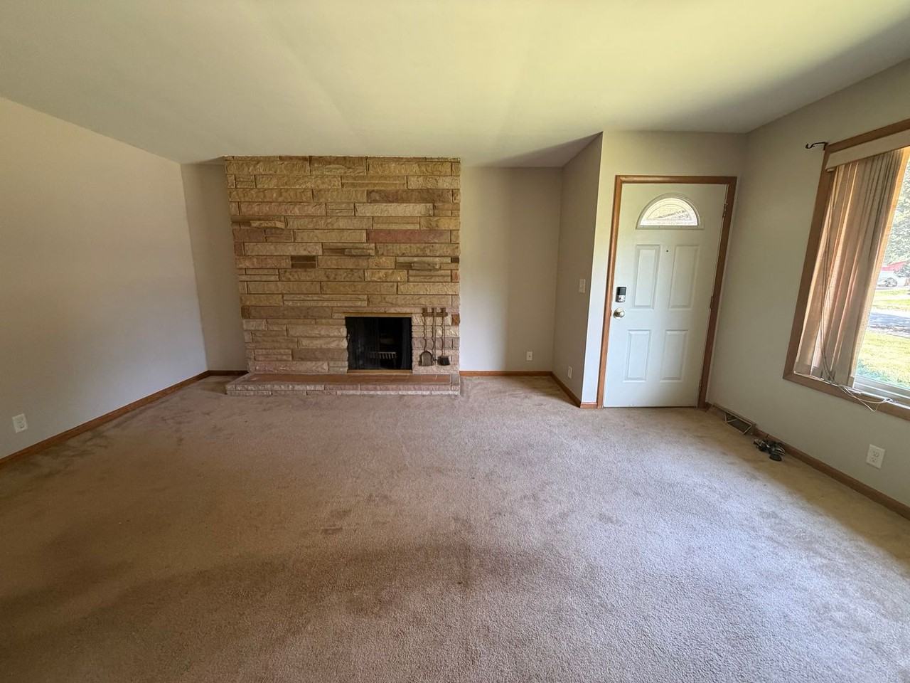 3454 Brooklyn Ave Se - Photo 3 of 11