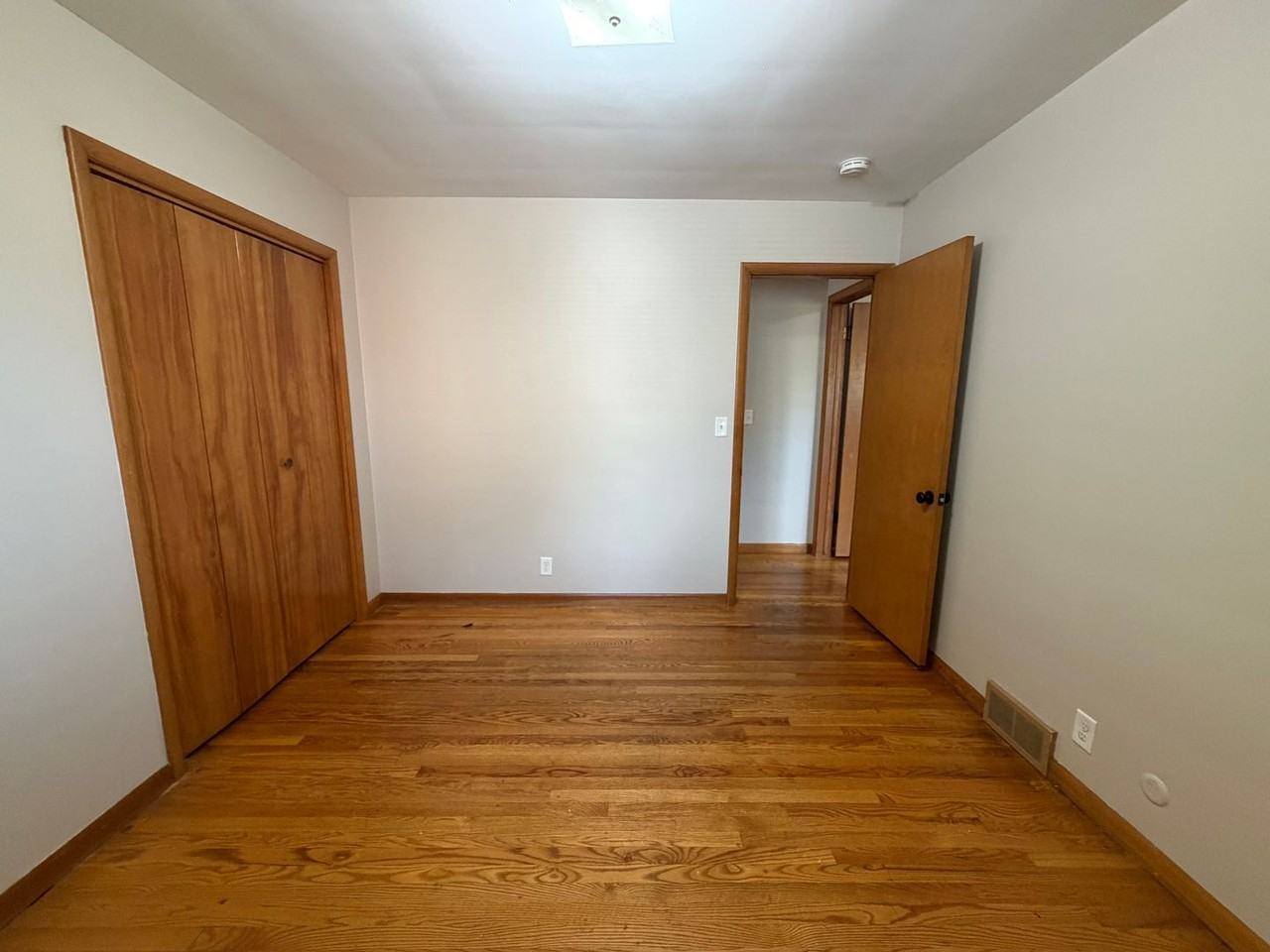 3454 Brooklyn Ave Se - Photo 7 of 11