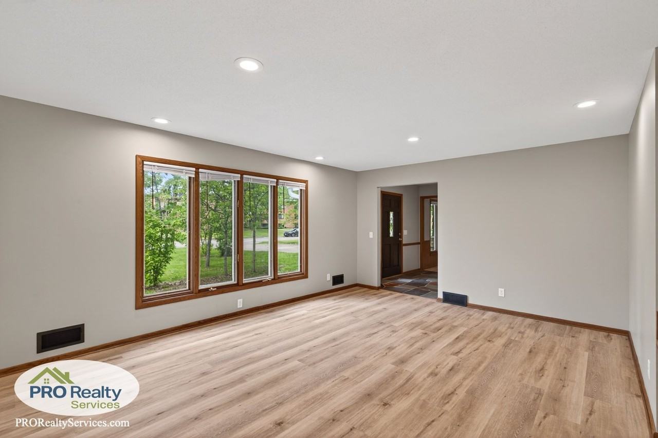 7803 49th Ave N - Photo 2 of 33