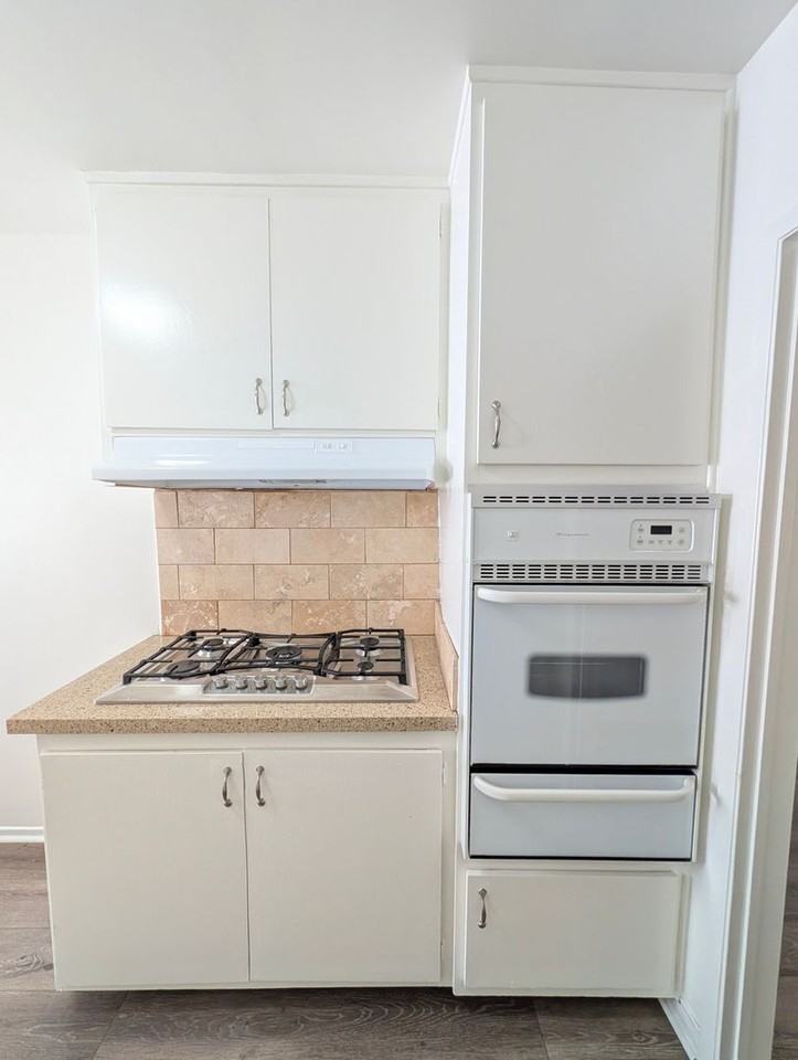 Dickens Garden Apartments - Photo 6 of 35