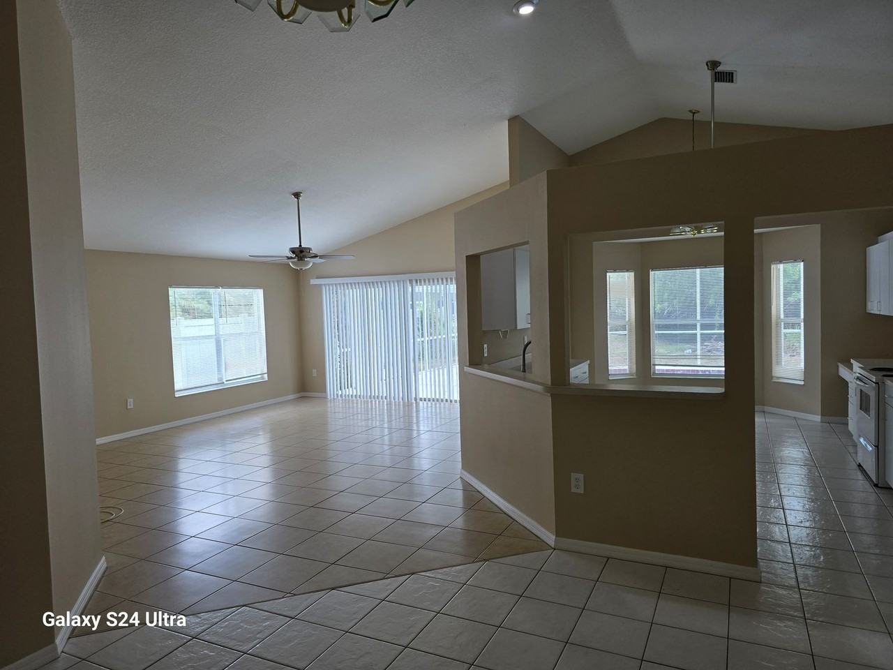 2510 5th Ct E - Photo 4 of 6