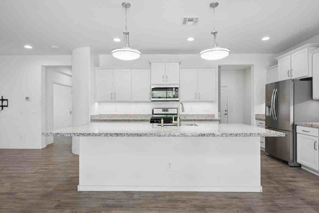 10445 E Tesla Ave - Photo 7 of 31