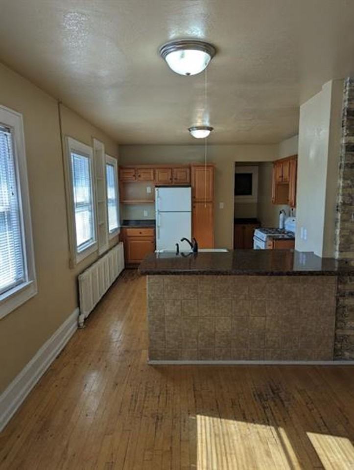 Spacious 5 - Photo 2 of 2