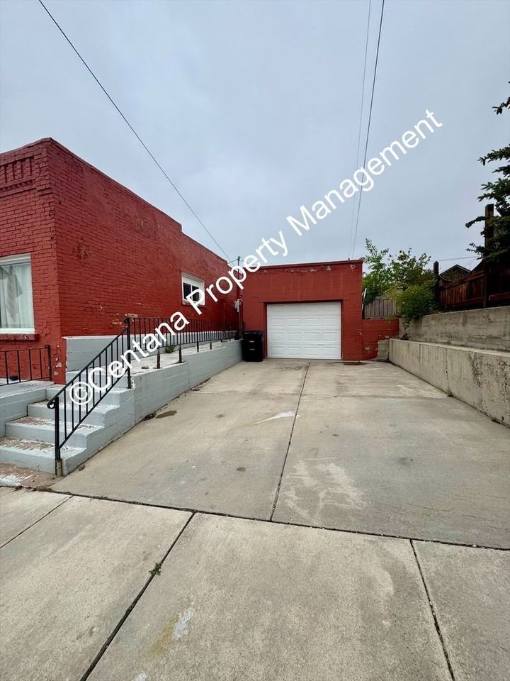 611 N Main St - Photo 2 of 20
