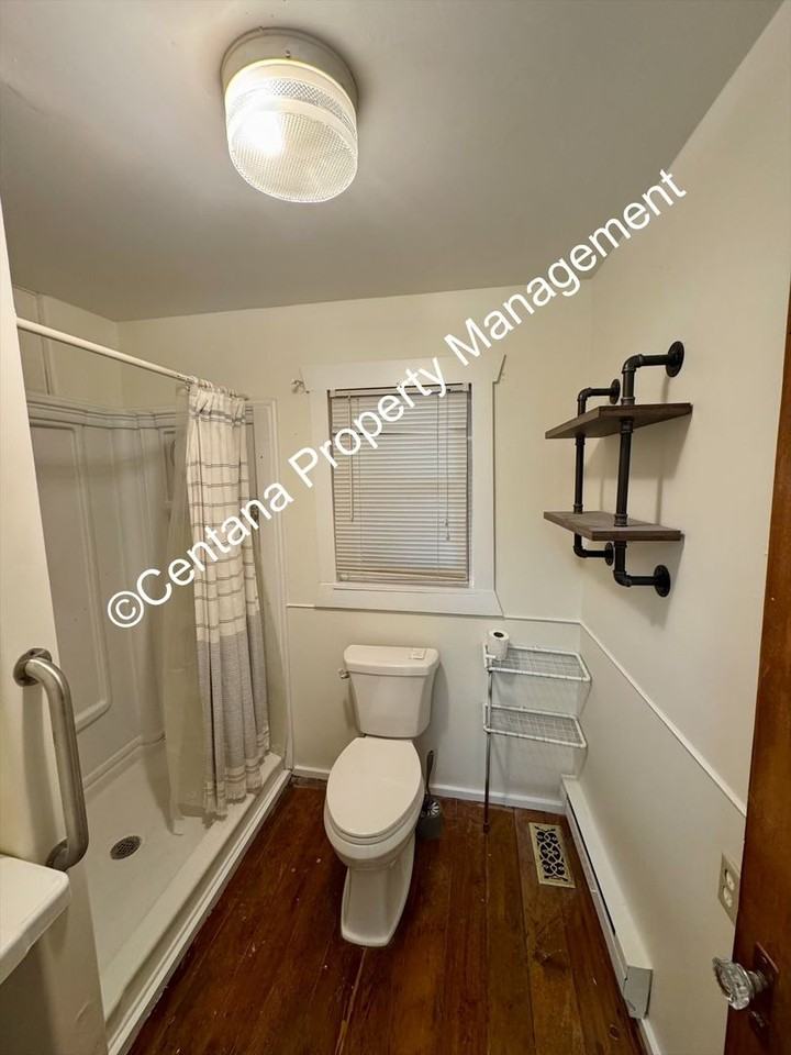 611 N Main St - Photo 4 of 20