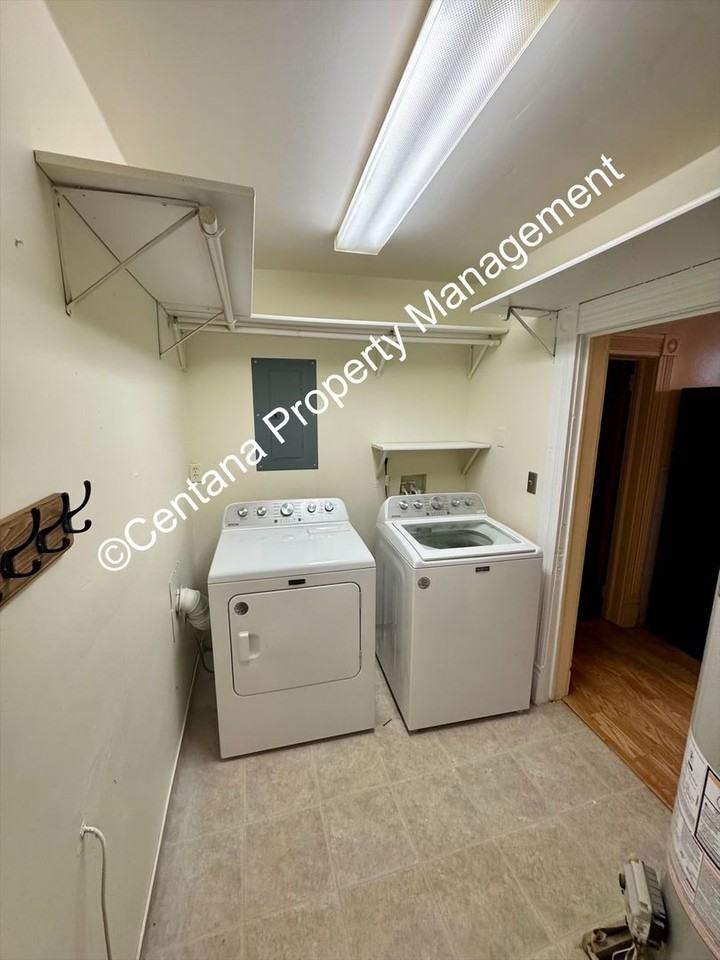 611 N Main St - Photo 7 of 20