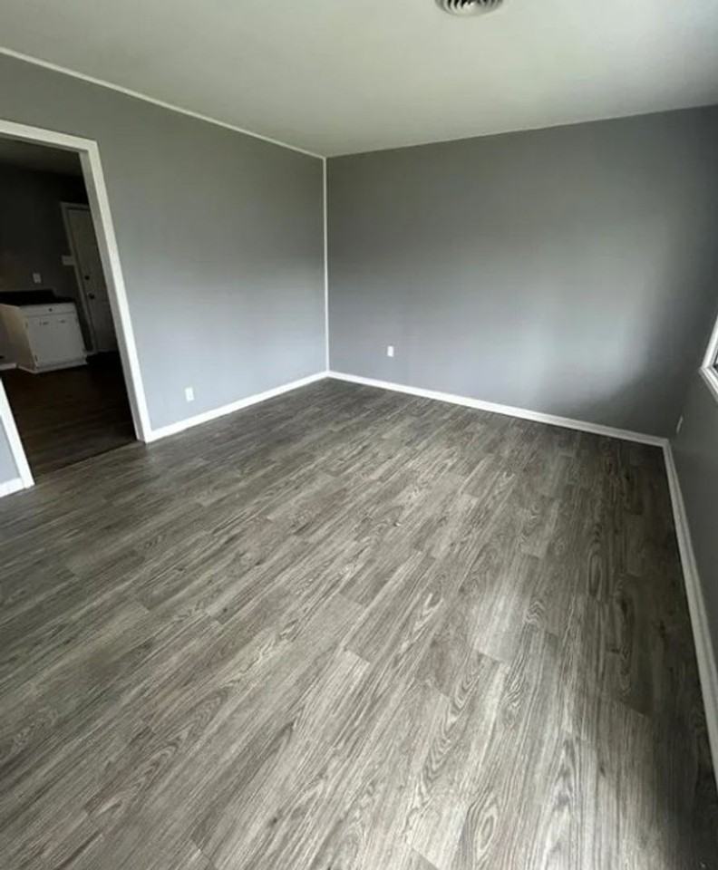 802 Saint Thomas Ln - Photo 3 of 8