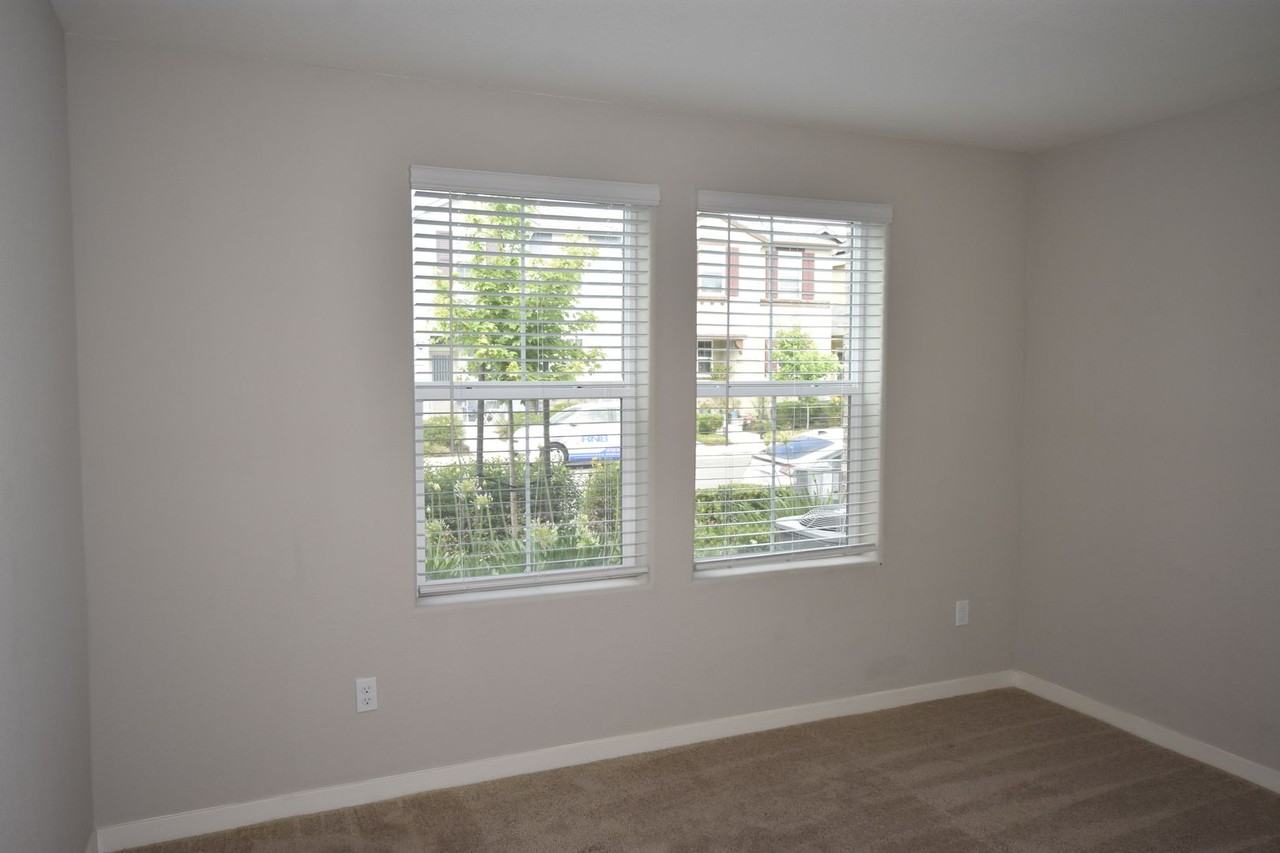 4097 Southampton St - Photo 4 of 14