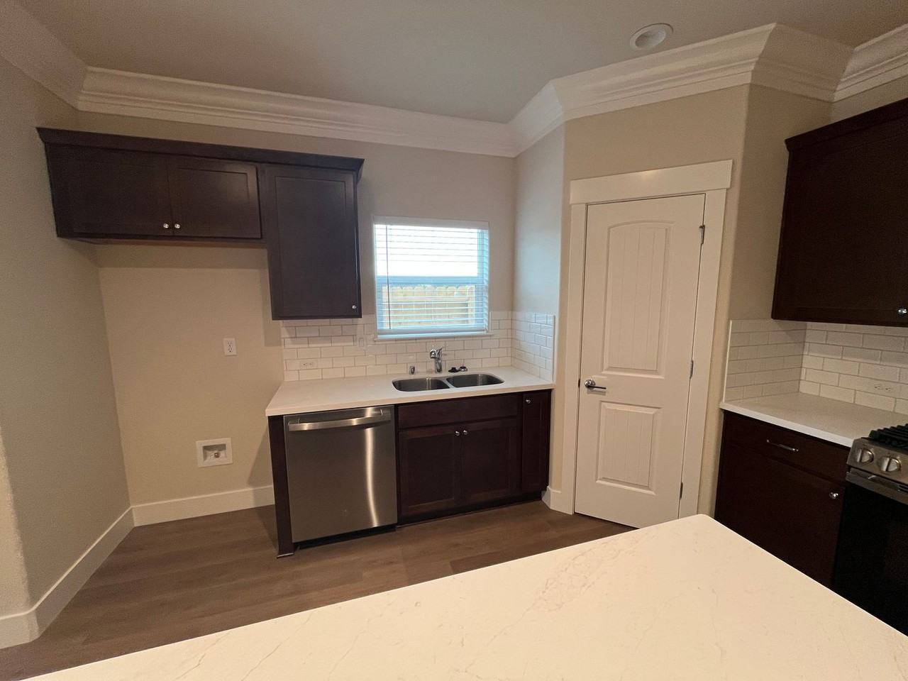 5449 Thumb Rock Rd - Photo 3 of 34