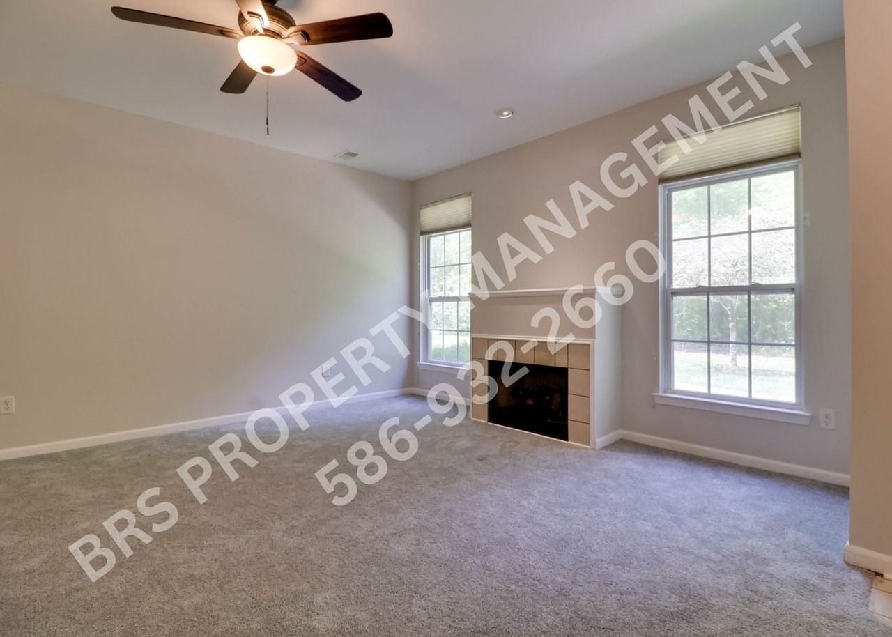 25675 Maritime Cir N - Photo 3 of 19