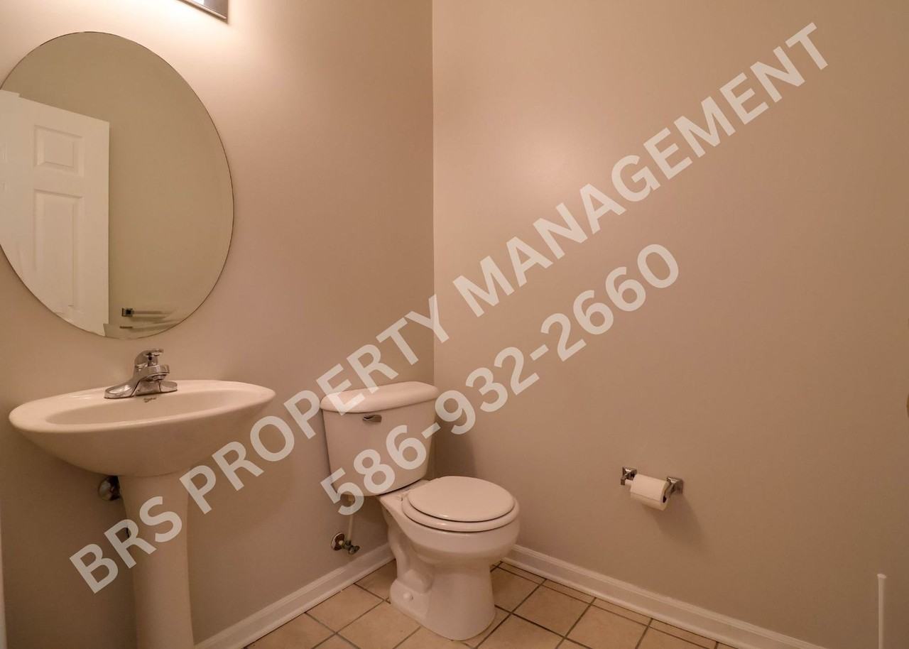 25675 Maritime Cir N - Photo 7 of 19