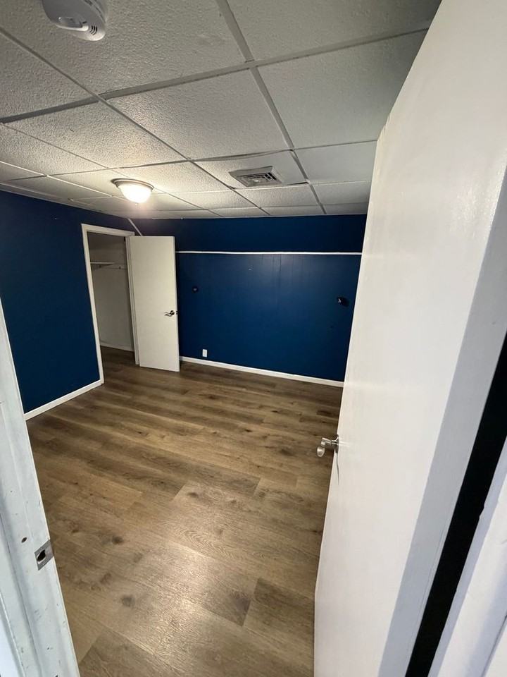 44 Lowell Pl - Photo 3 of 30