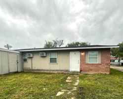 featured image of 7115 Glen Ter
