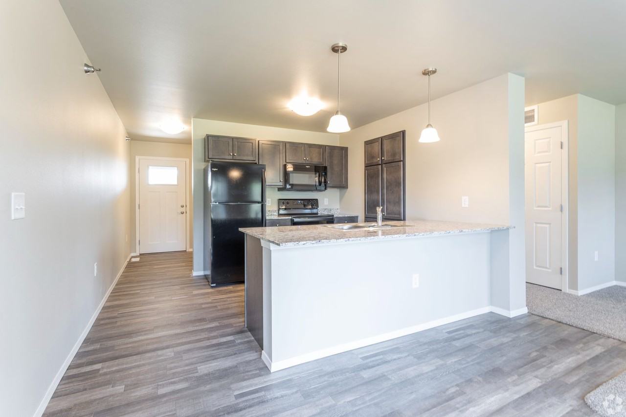 Edgewater III - Photo 2 of 10