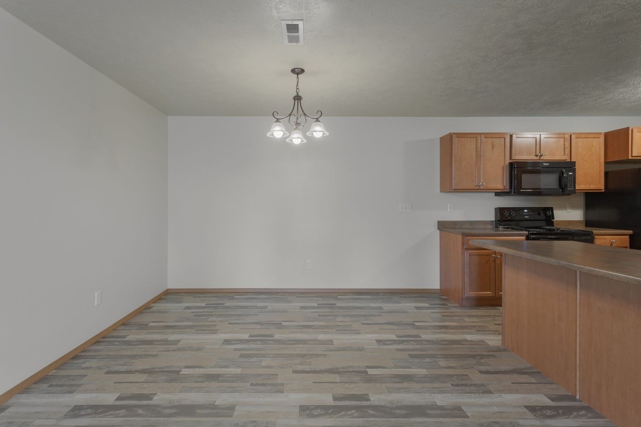 Prairies Edge - Photo 2 of 19