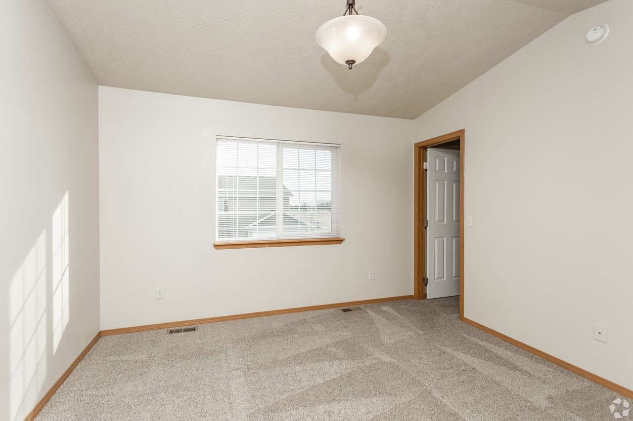 Prairies Edge - Photo 3 of 19