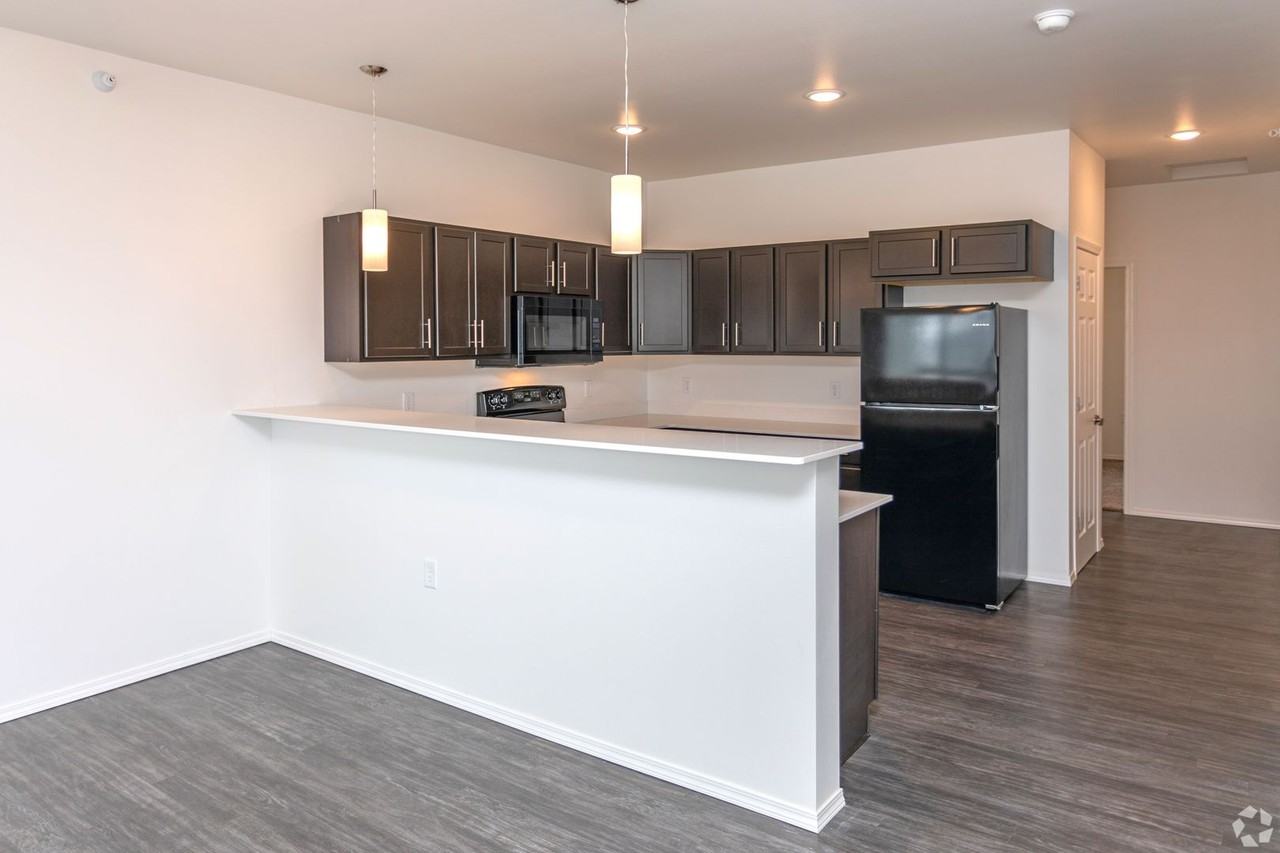 6031 N Olympia Dr - Photo 5 of 10