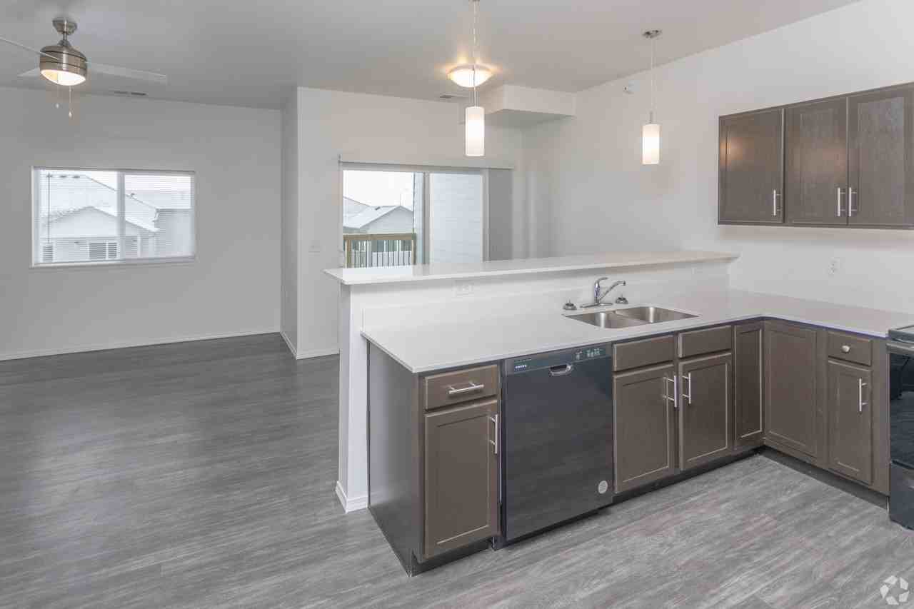 6031 N Olympia Dr - Photo 6 of 10