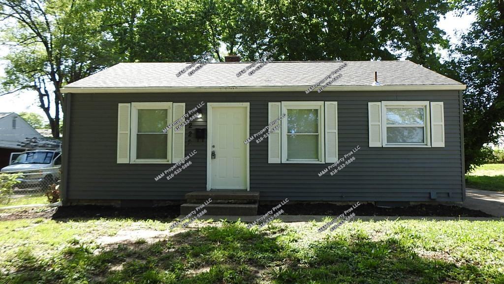 2222 S Overton Ave - Photo 2 of 28