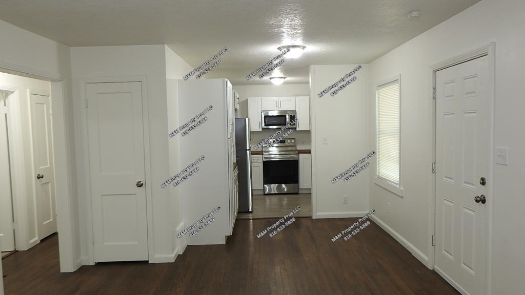 2222 S Overton Ave - Photo 6 of 28