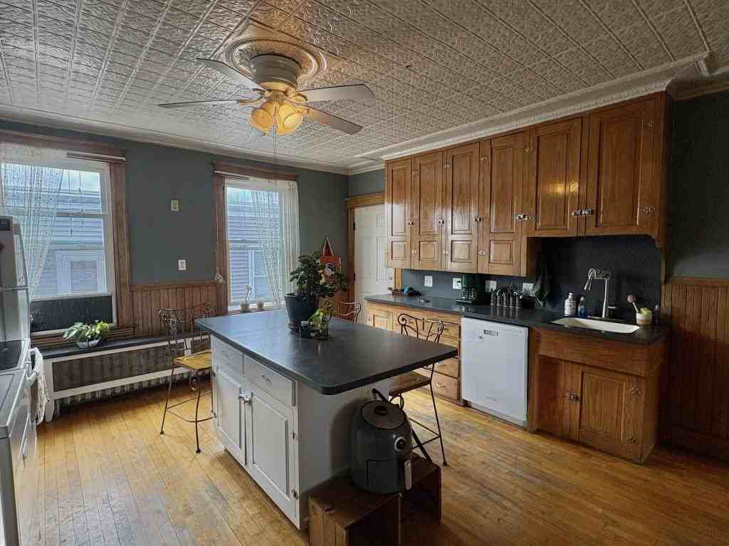 190 East Ave - Photo 2 of 27