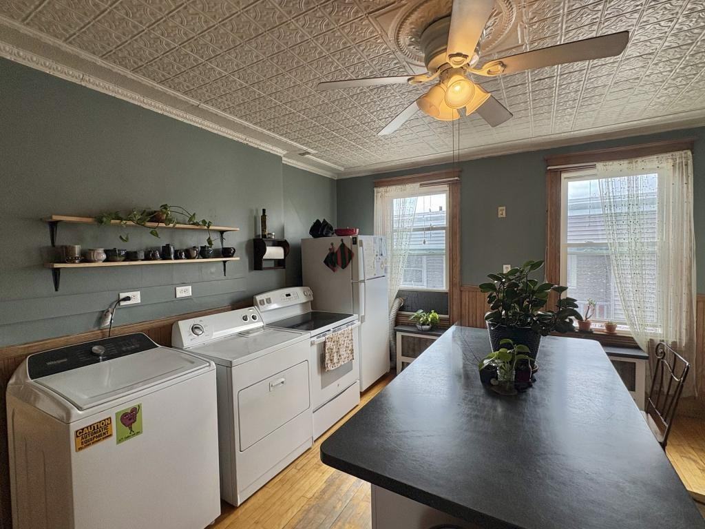 190 East Ave - Photo 3 of 27