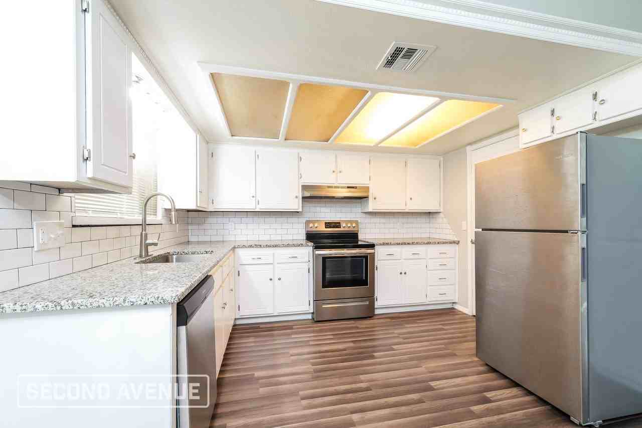 1417 Edinburg Dr - Photo 7 of 18