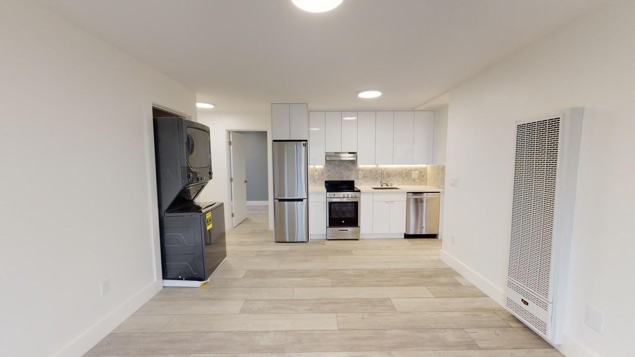 2252 Parker Street - Photo 4 of 25