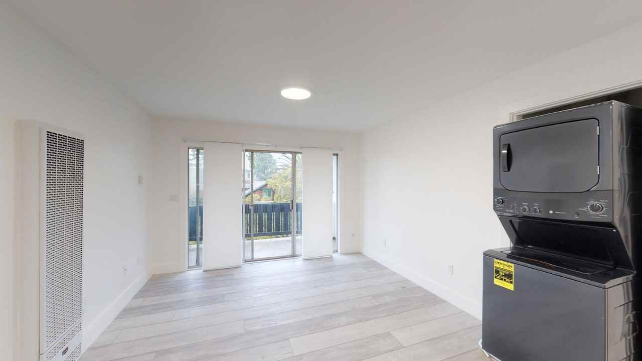 2252 Parker Street - Photo 5 of 25