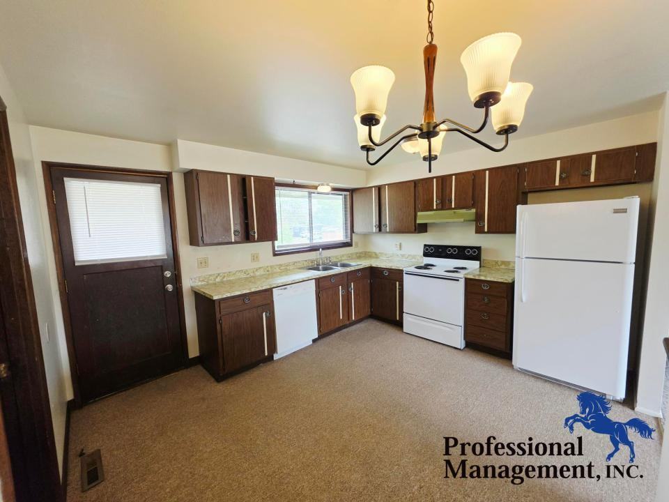 1506 Yellowstone Ave #4 - Photo 3 of 10