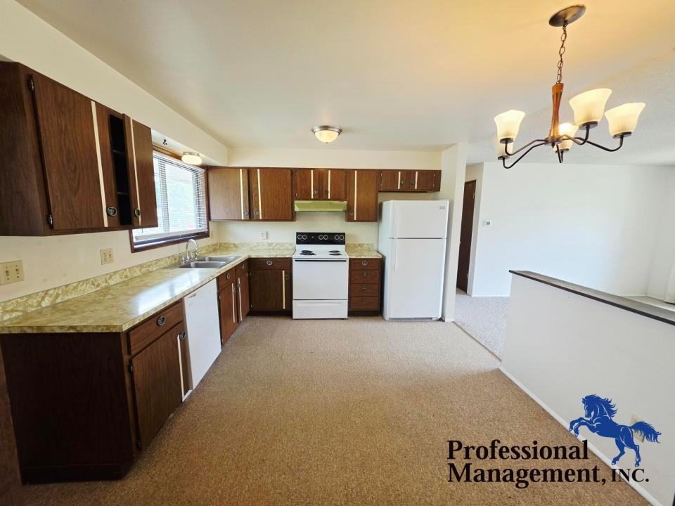 1506 Yellowstone Ave #4 - Photo 4 of 10