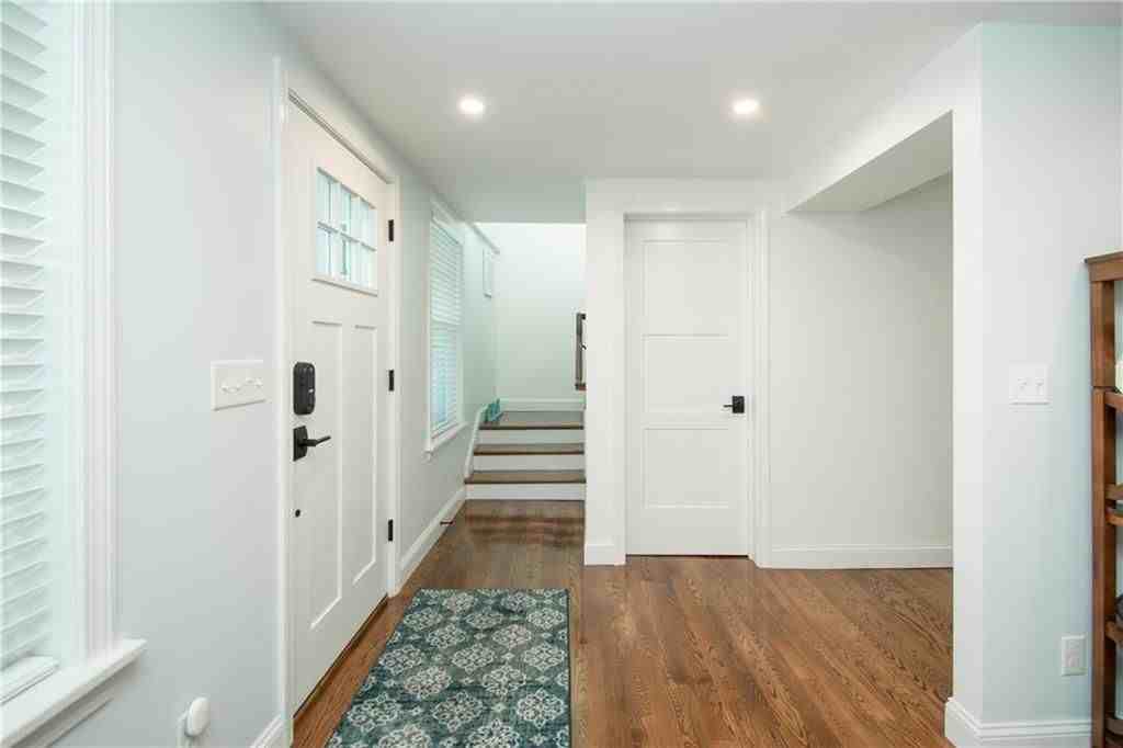 58 Collins St - Photo 4 of 38