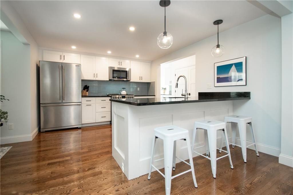 58 Collins St - Photo 7 of 38