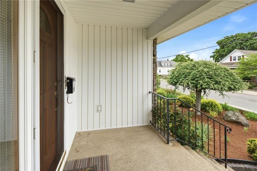 160 Fort St - Photo 6 of 32