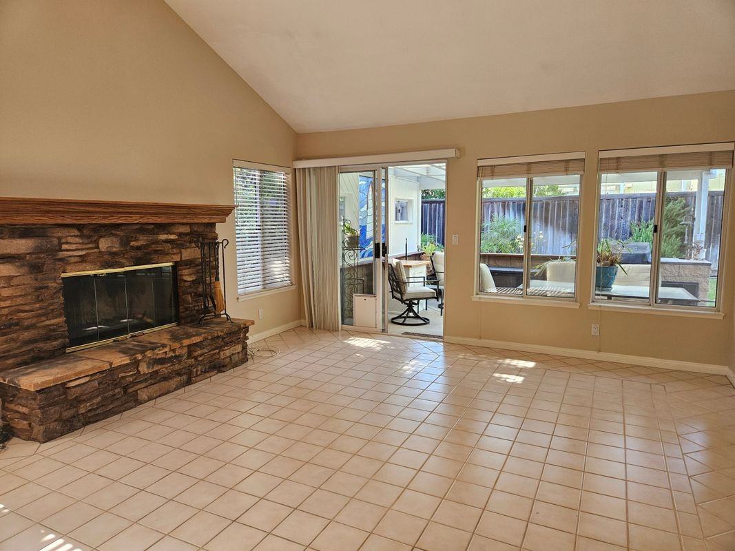 2611 Uranium Dr - Photo 2 of 12