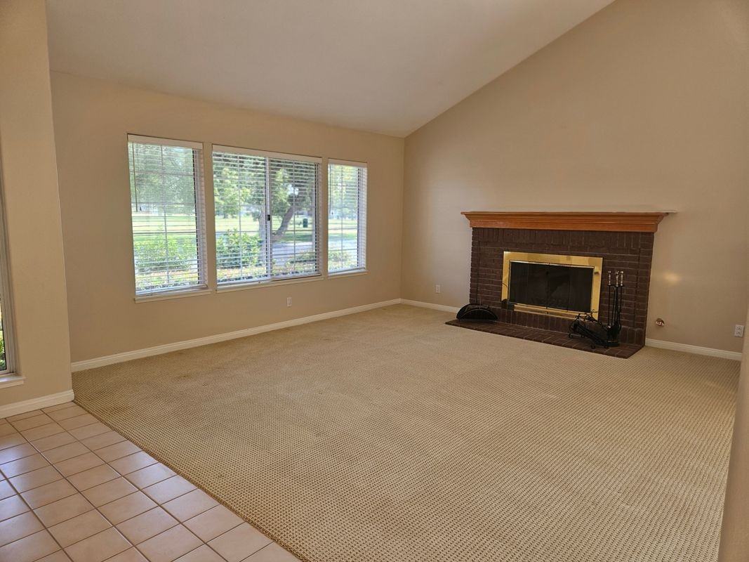 2611 Uranium Dr - Photo 3 of 12